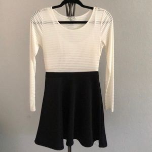 Black and white long sleeve dress